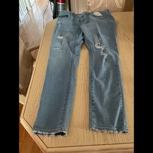 Levi woman’s 710 Super Skinny Jean